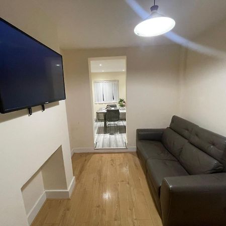 Big 3 Bedroom London House With 2 Bathroom Stadtteil Plumstead Exterior foto