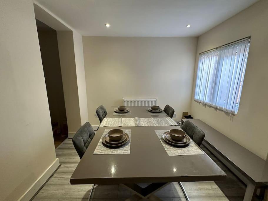 Big 3 Bedroom London House With 2 Bathroom Stadtteil Plumstead Exterior foto