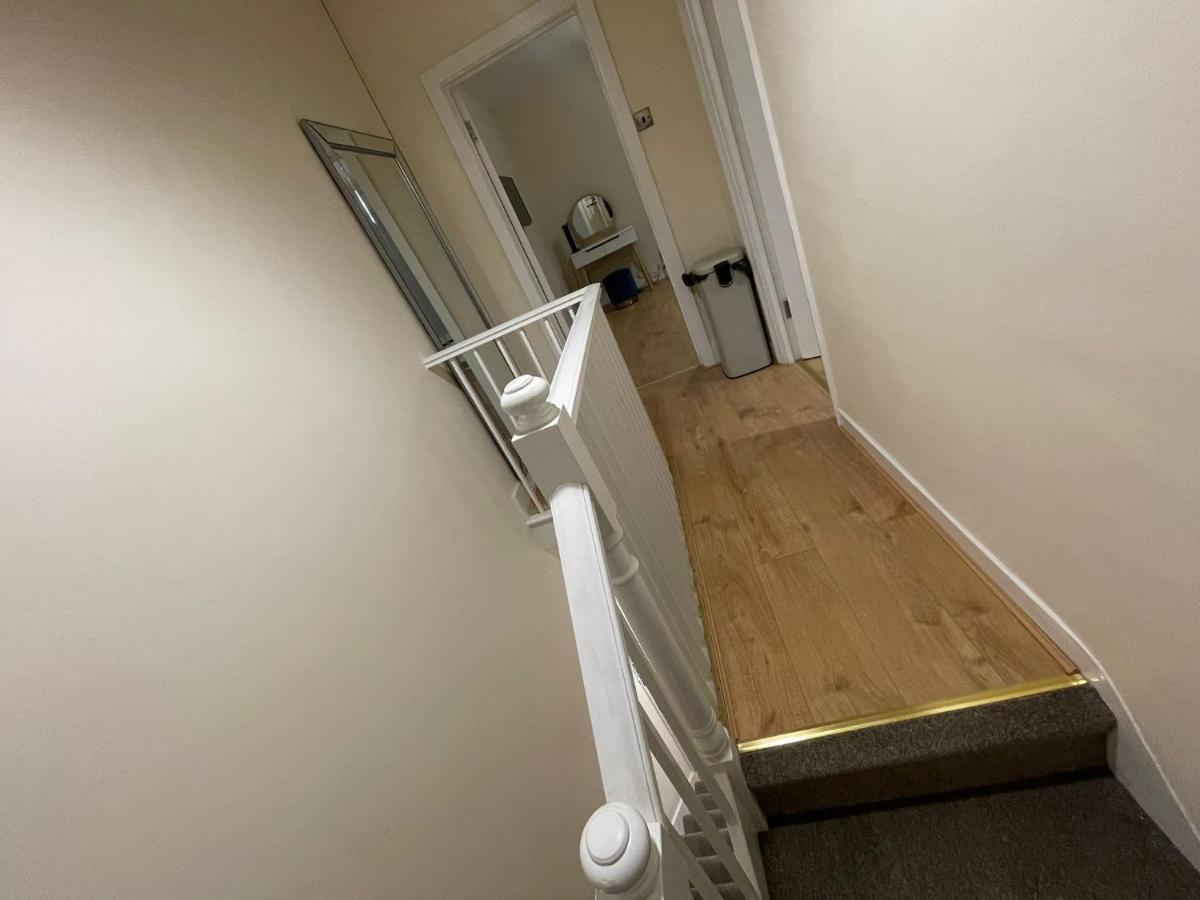 Big 3 Bedroom London House With 2 Bathroom Stadtteil Plumstead Exterior foto