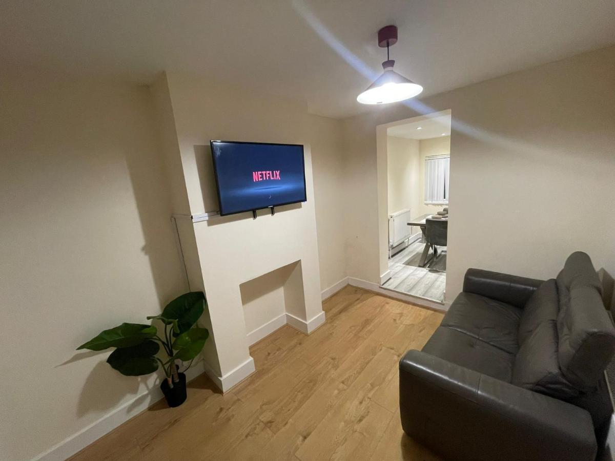 Big 3 Bedroom London House With 2 Bathroom Stadtteil Plumstead Exterior foto