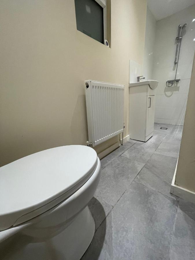 Big 3 Bedroom London House With 2 Bathroom Stadtteil Plumstead Exterior foto