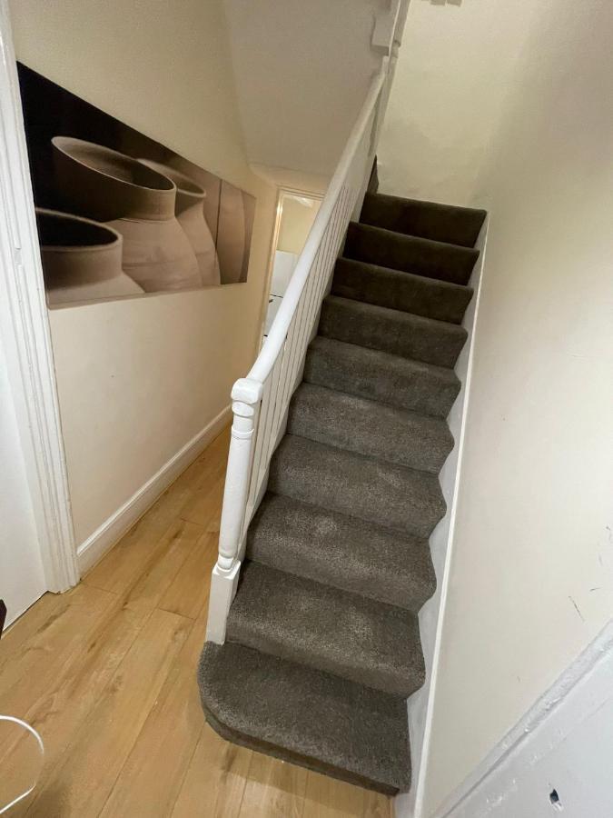 Big 3 Bedroom London House With 2 Bathroom Stadtteil Plumstead Exterior foto