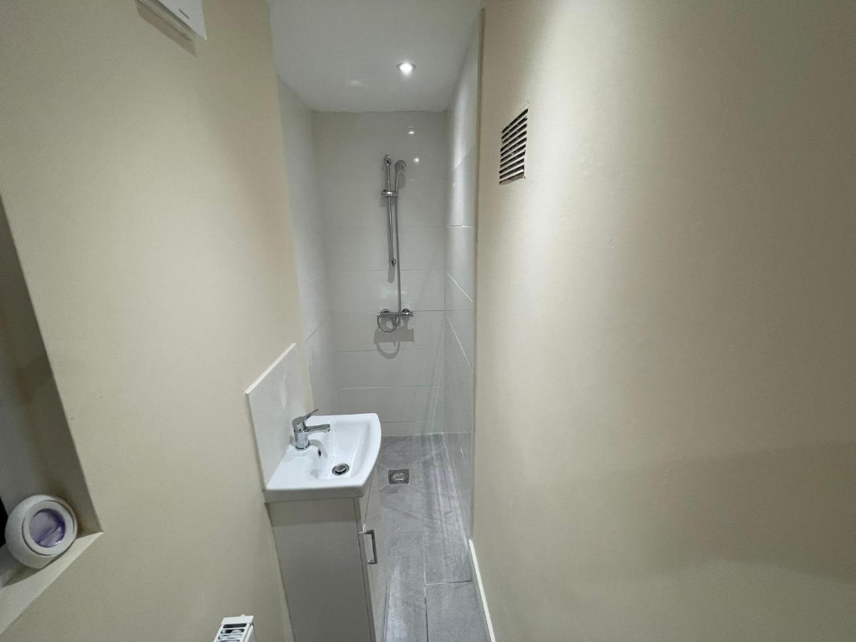 Big 3 Bedroom London House With 2 Bathroom Stadtteil Plumstead Exterior foto