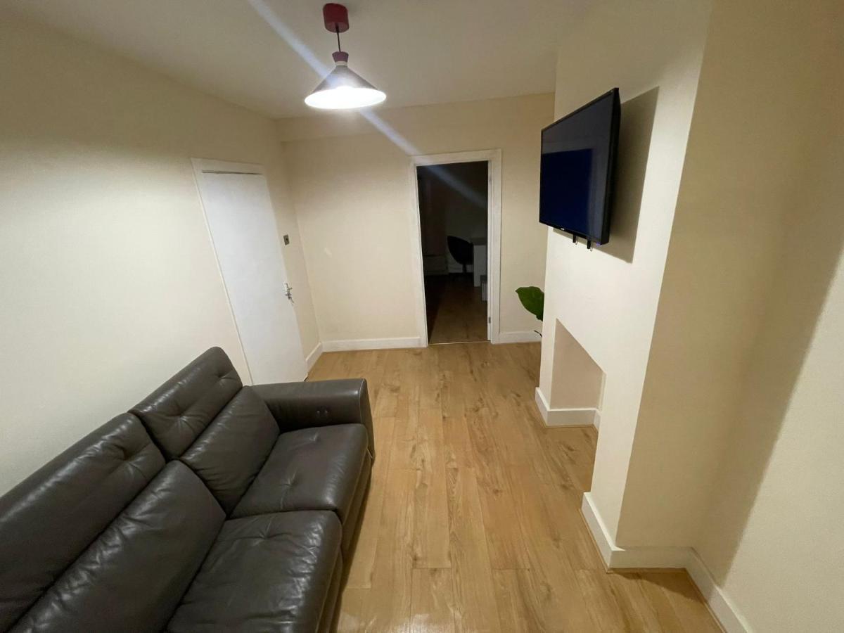 Big 3 Bedroom London House With 2 Bathroom Stadtteil Plumstead Exterior foto